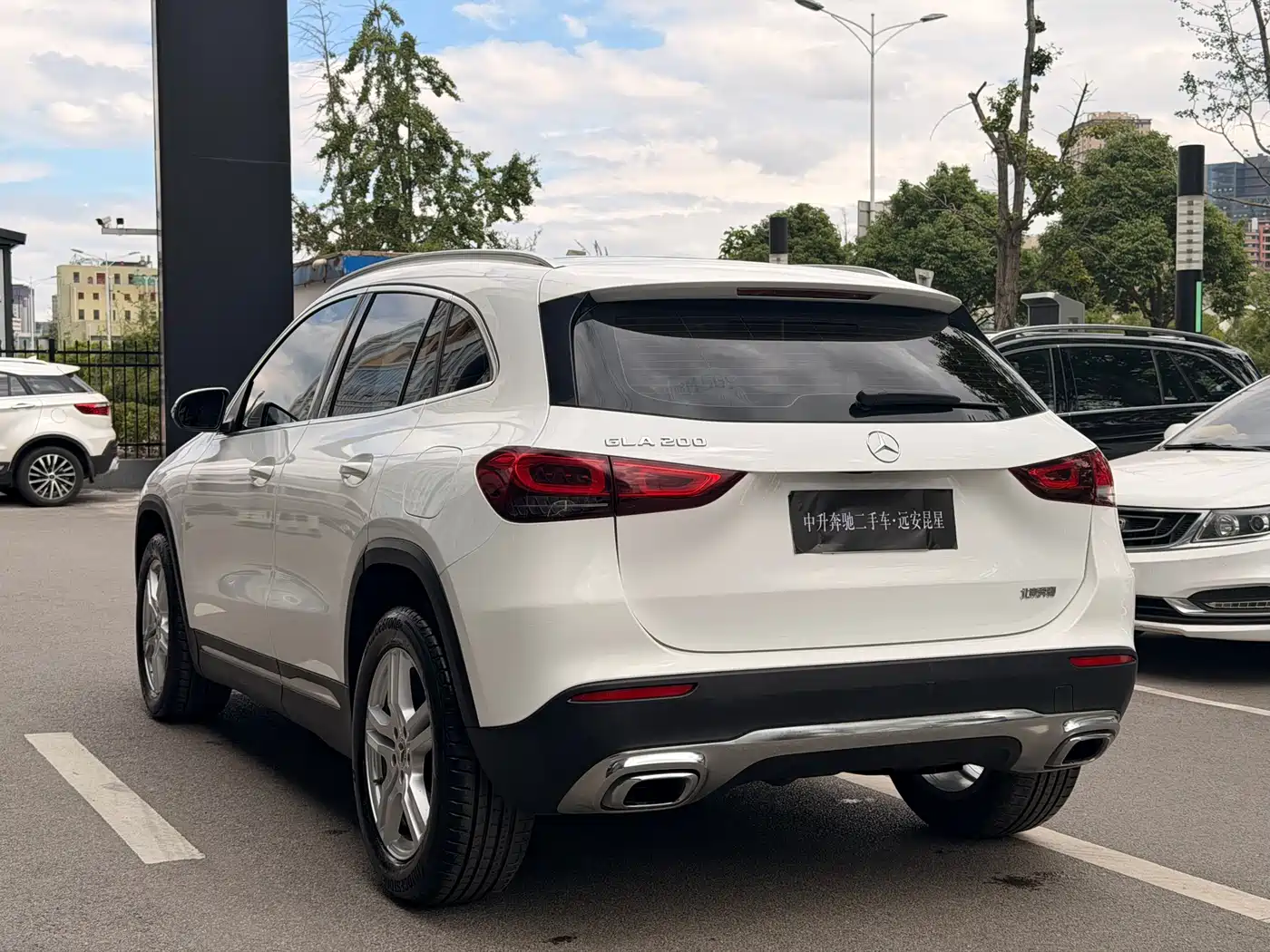 MERCEDES-BENZ GLA