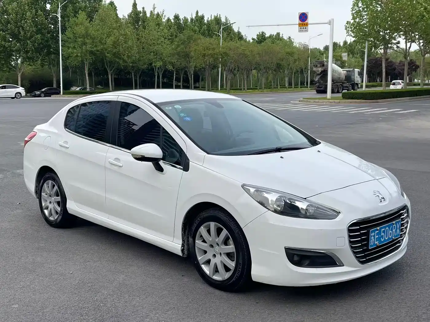 Peugeot 308 2013 Model 1.6L Automatic Superior Style фото 3