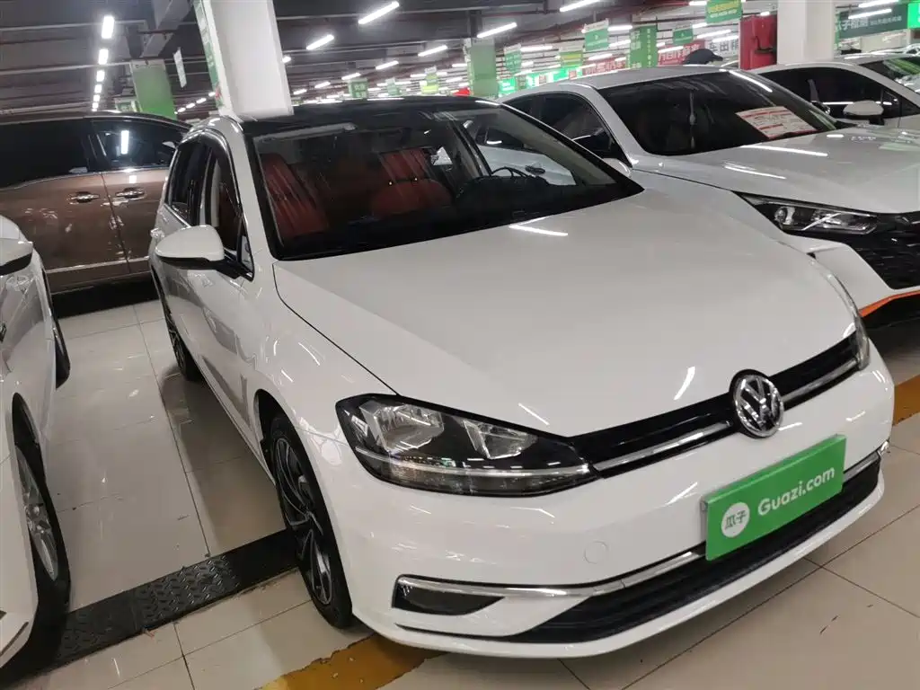 Volkswagen Golf 2020 200TSI DSG Comfort Progressive Edition фото 4