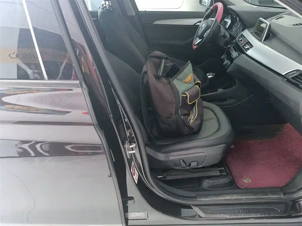 BMW X1 2016 sDrive18Li Premium Model фото 24