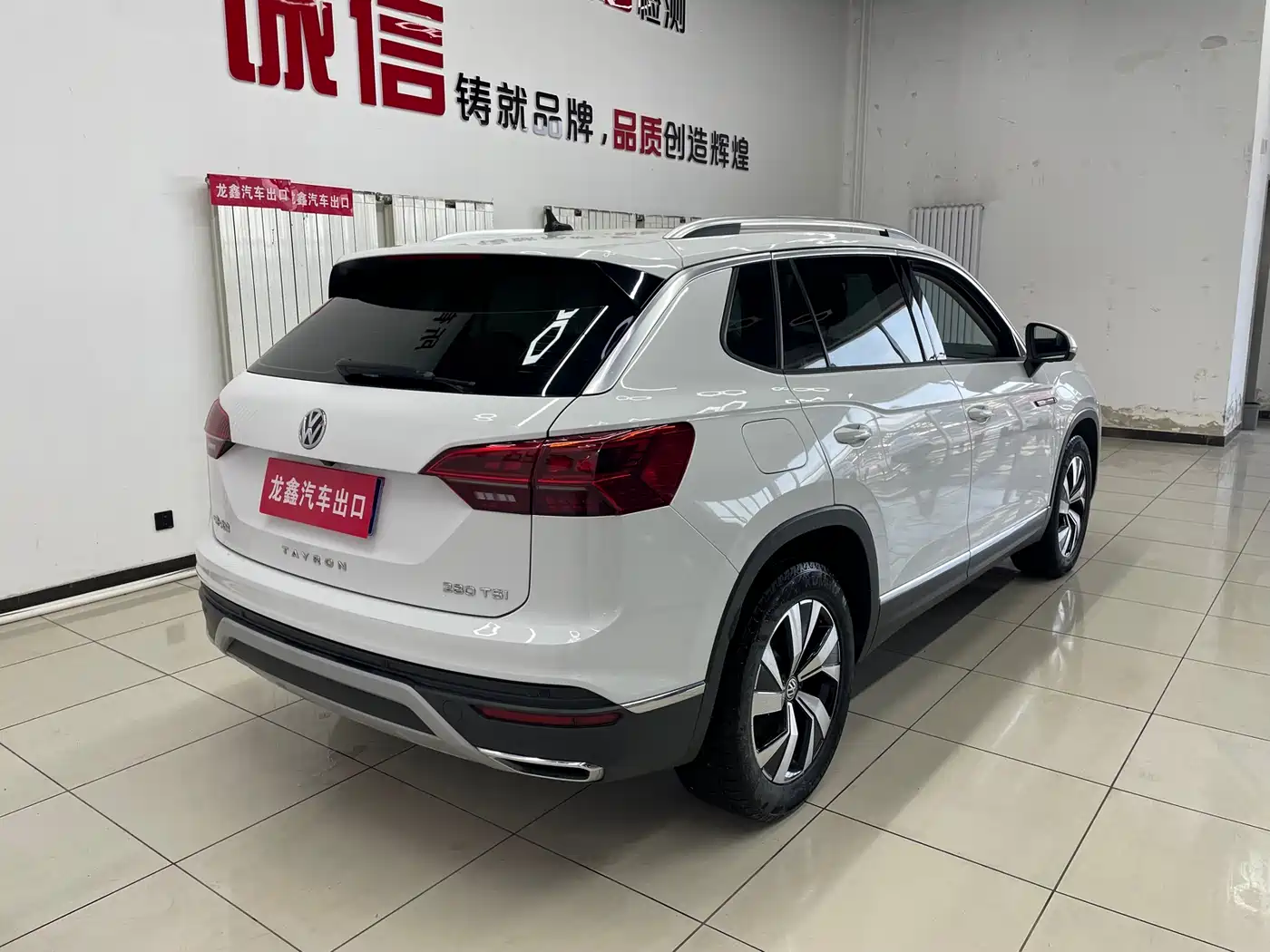 Volkswagen Tayron 2021 280TSI 2WD Luxury Smart Connect фото 6