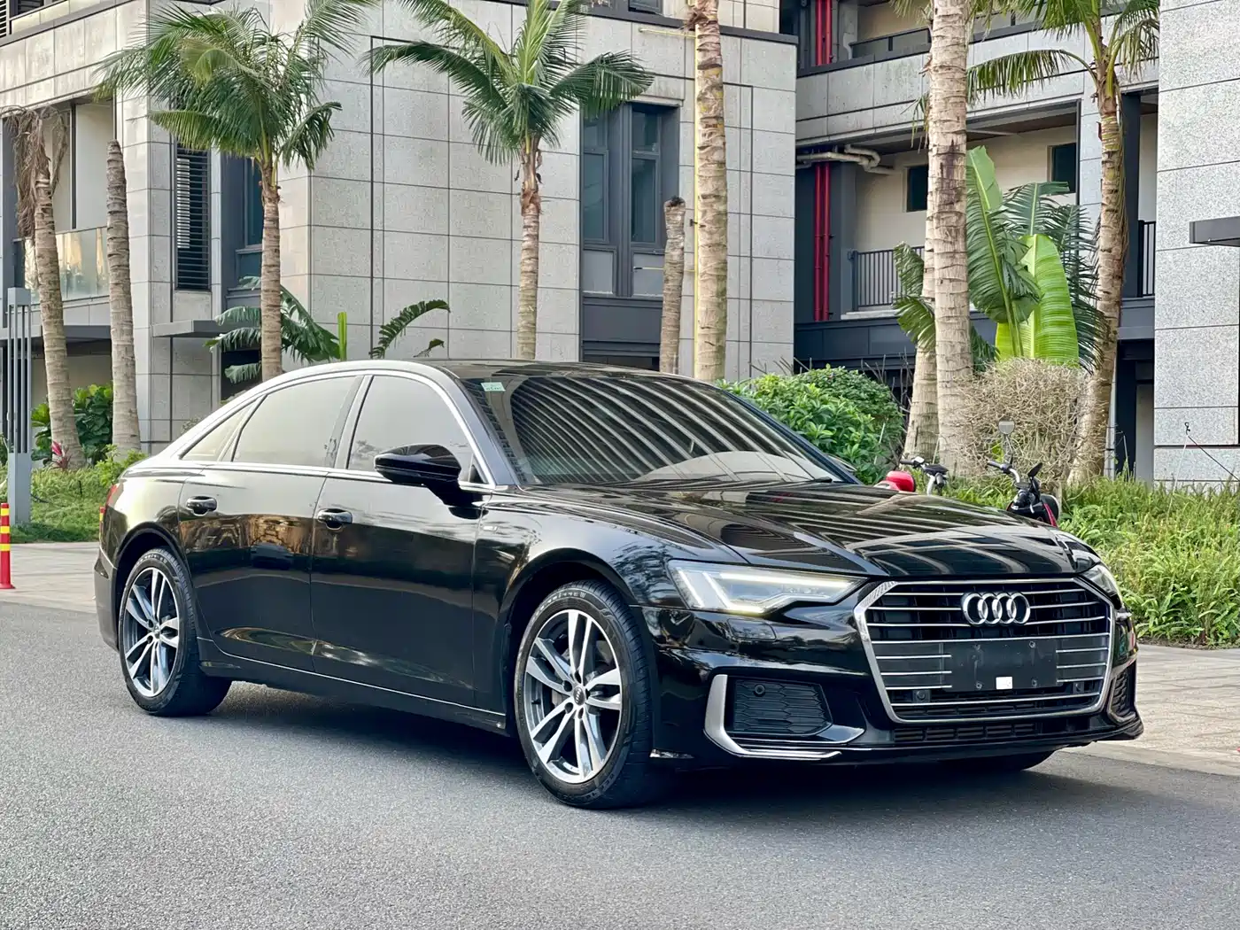 Audi A6L 2019 45 TFSI quattro Exclusive Dynamic фото 3