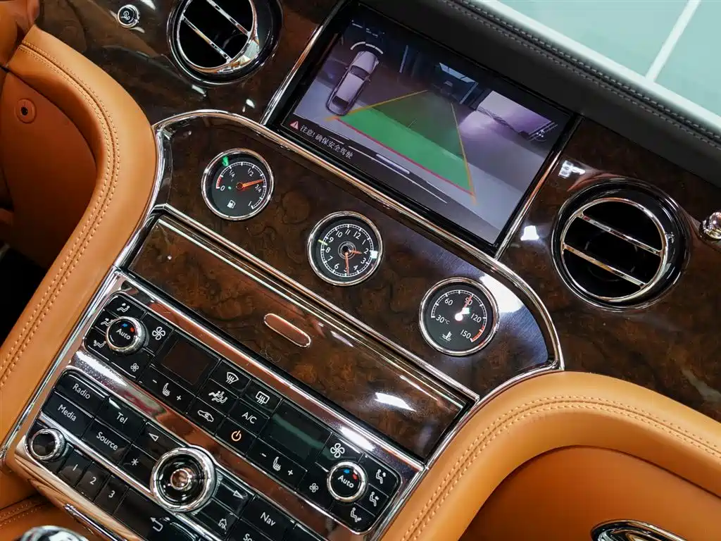 Bentley Mulsanne 2017 6.8T Long Wheelbase фото 18