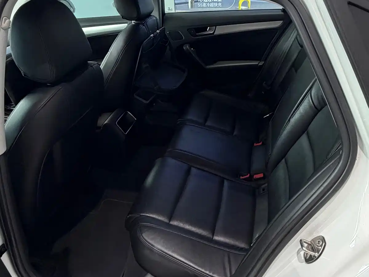 Фото 7 - Audi A4L