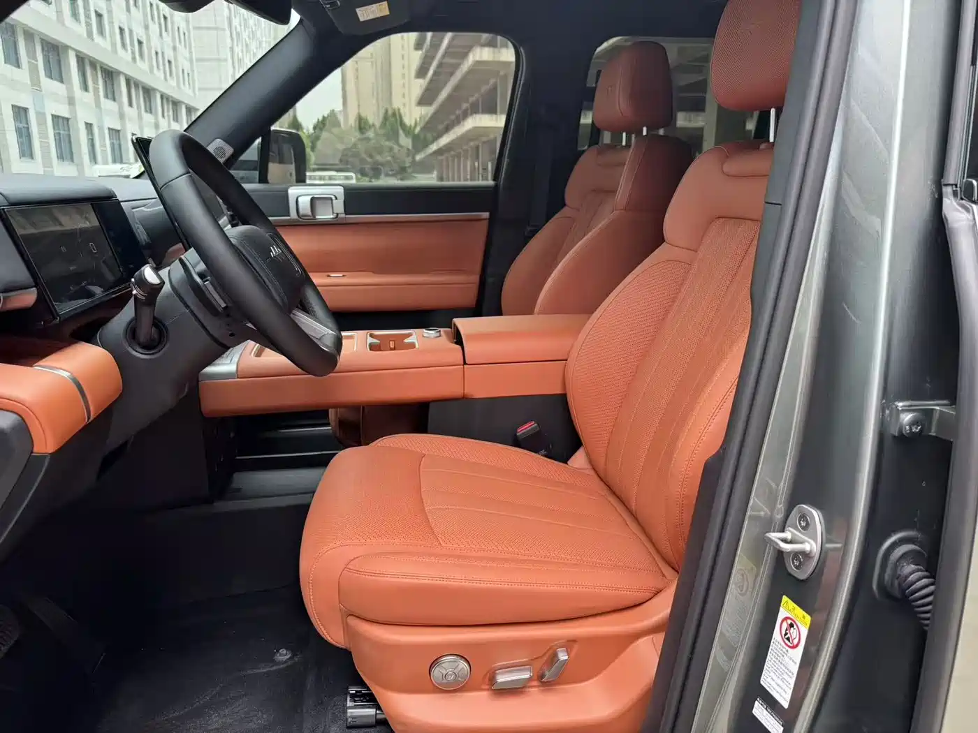 Fang Cheng Bao Titanium 7 2026 2025 AWD Base Model