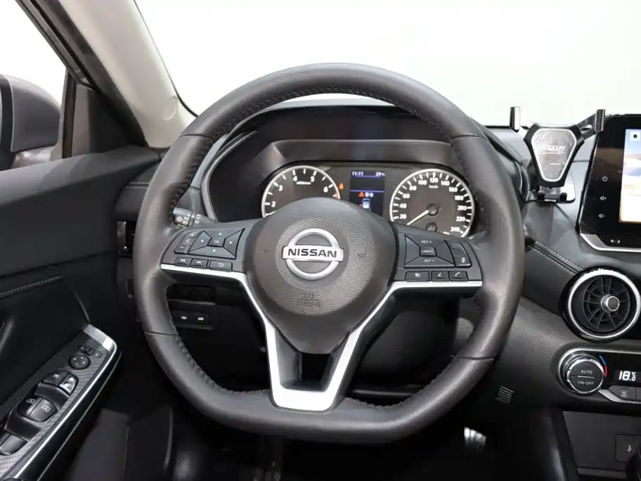 Nissan SYLPHY, миниатюра 13