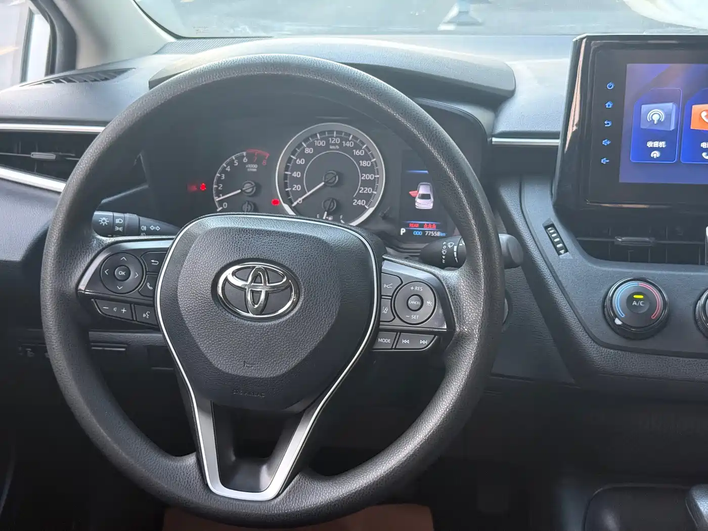 Photo 11 - Toyota Corolla