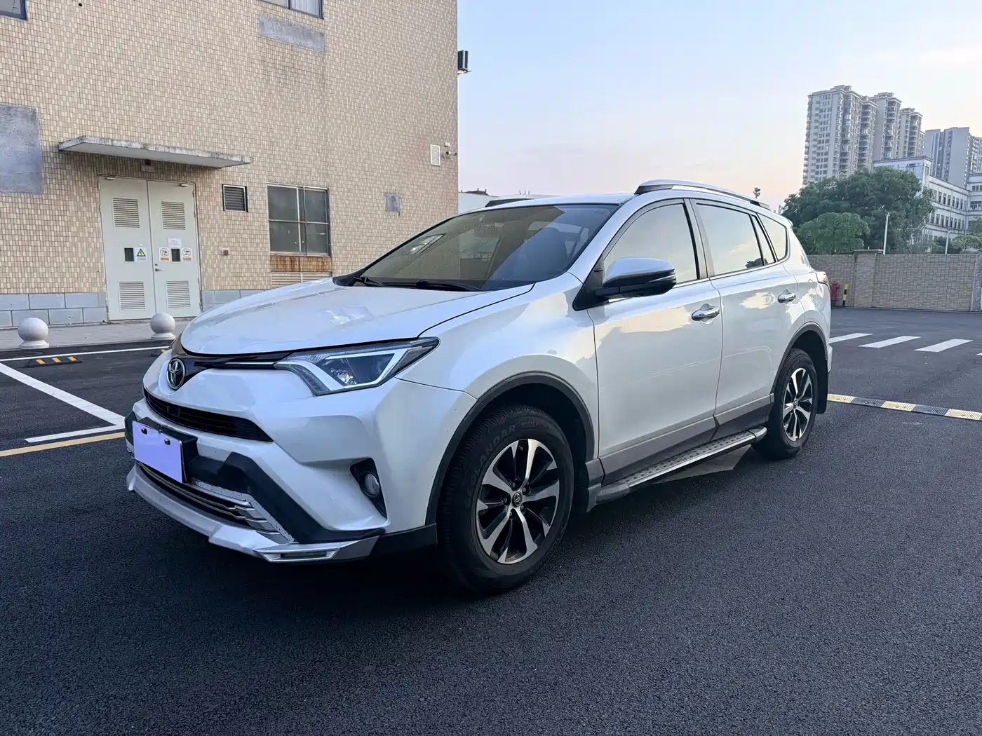 Toyota RAV4 Rongfang 2016 2.0L CVT 2WD Smart (China V)