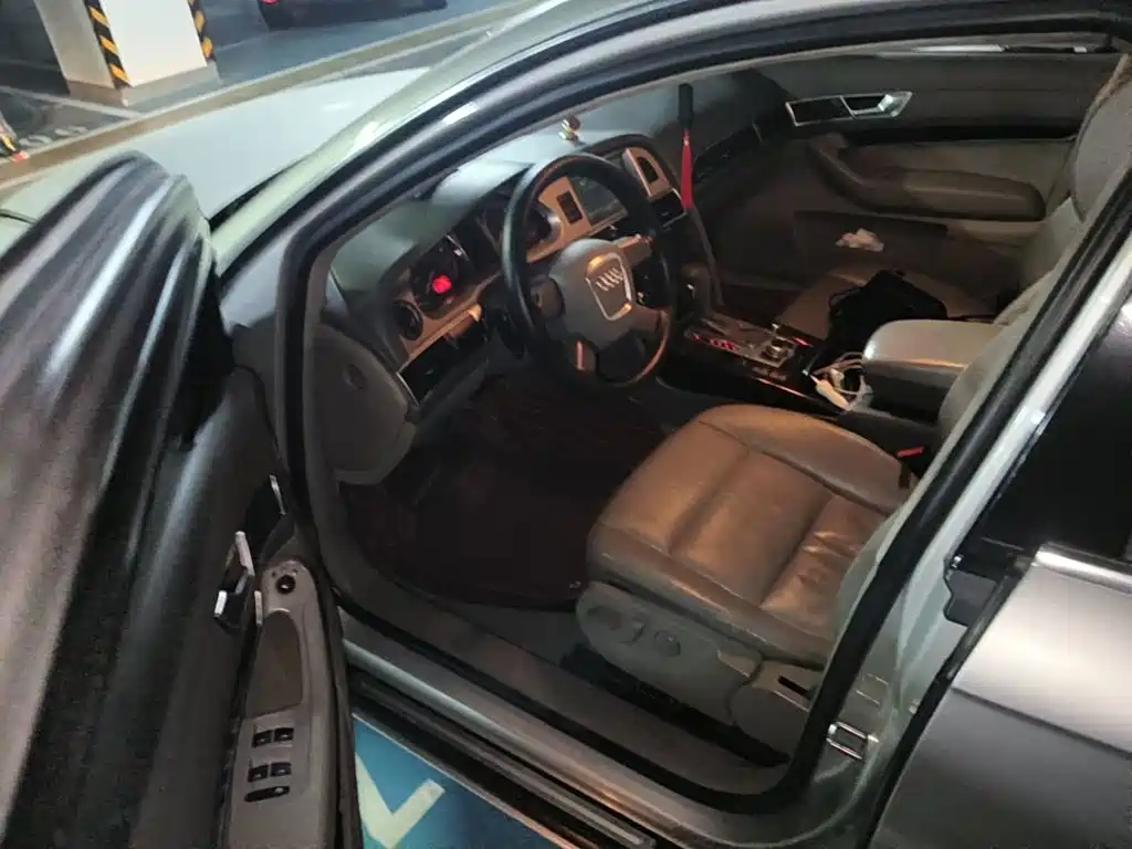 Фото 8 - Audi A6L