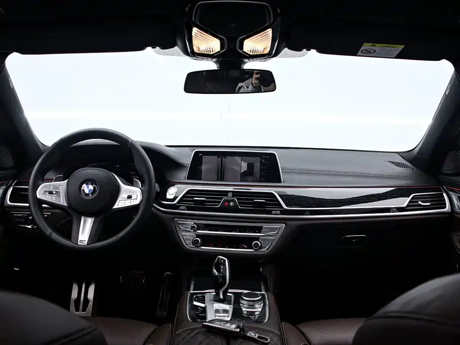 BMW 7 Series 2021 Model 740Li Leading M Sport Package фото 5