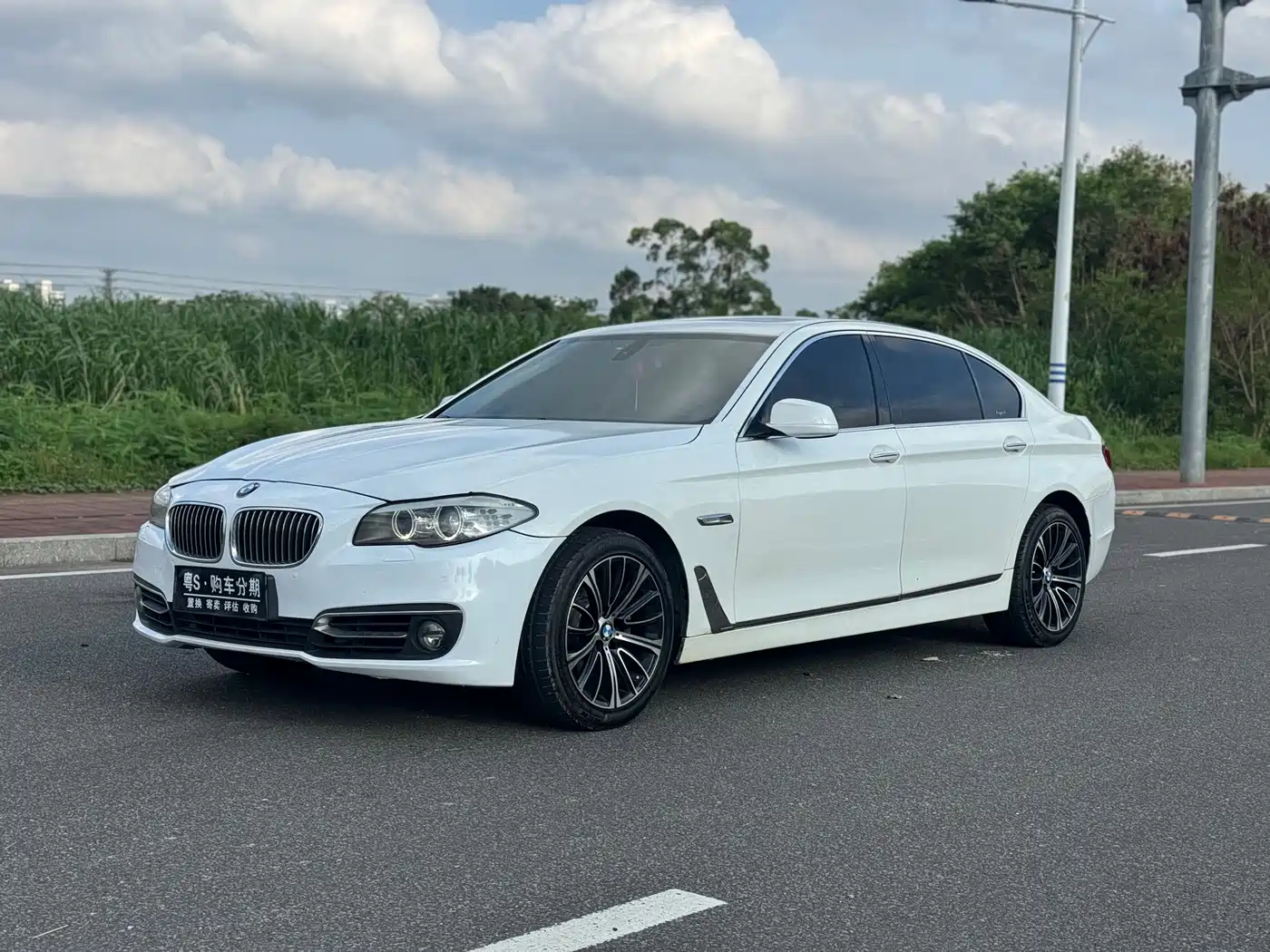 BMW 5 Series 2011 528Li Luxury