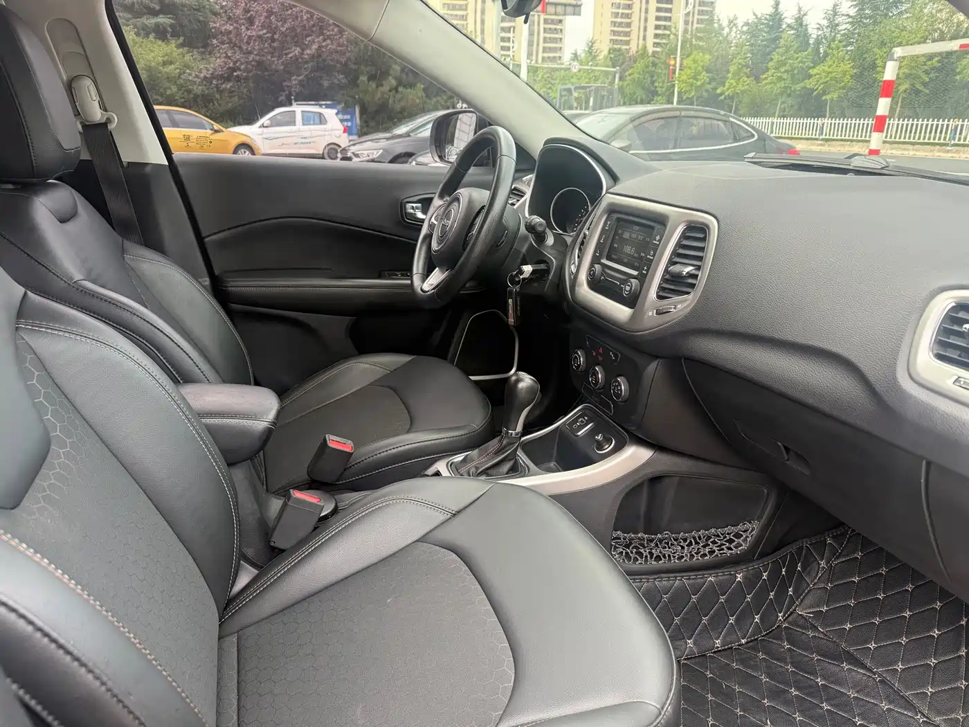 Фото 9 - Jeep Compass