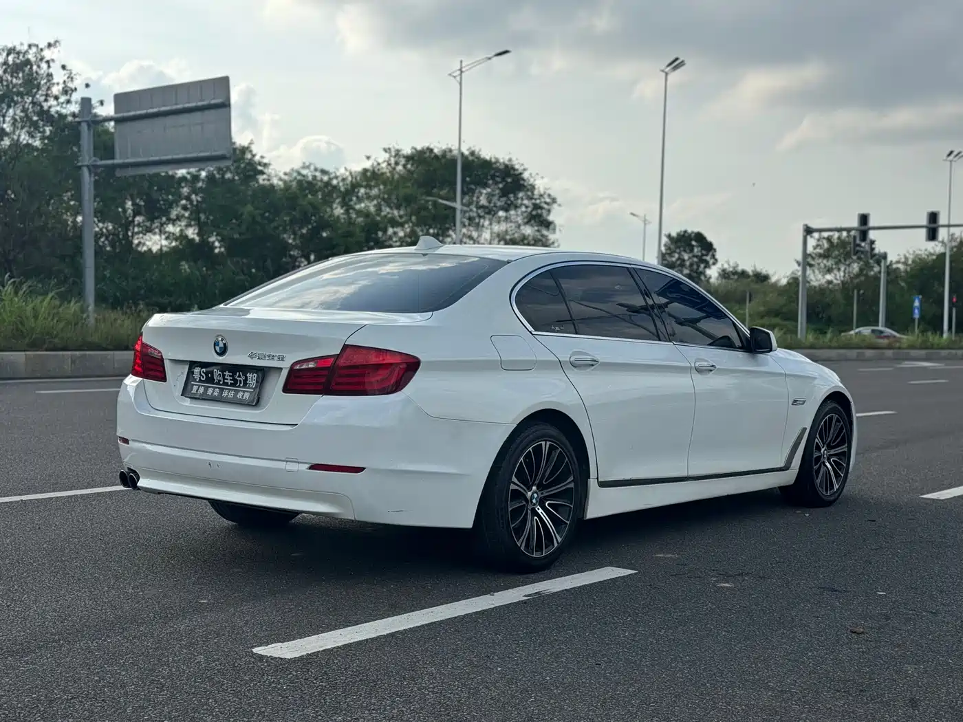 BMW 5 Series 2011 528Li Luxury фото 22
