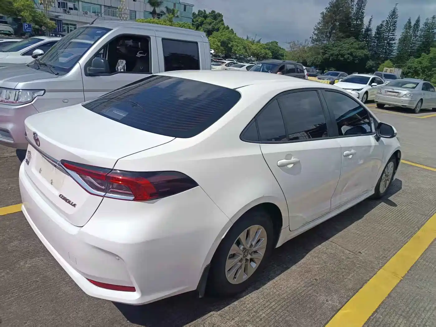 Toyota Corolla 2021 TNGA 1.5L CVT Elite Edition фото 8