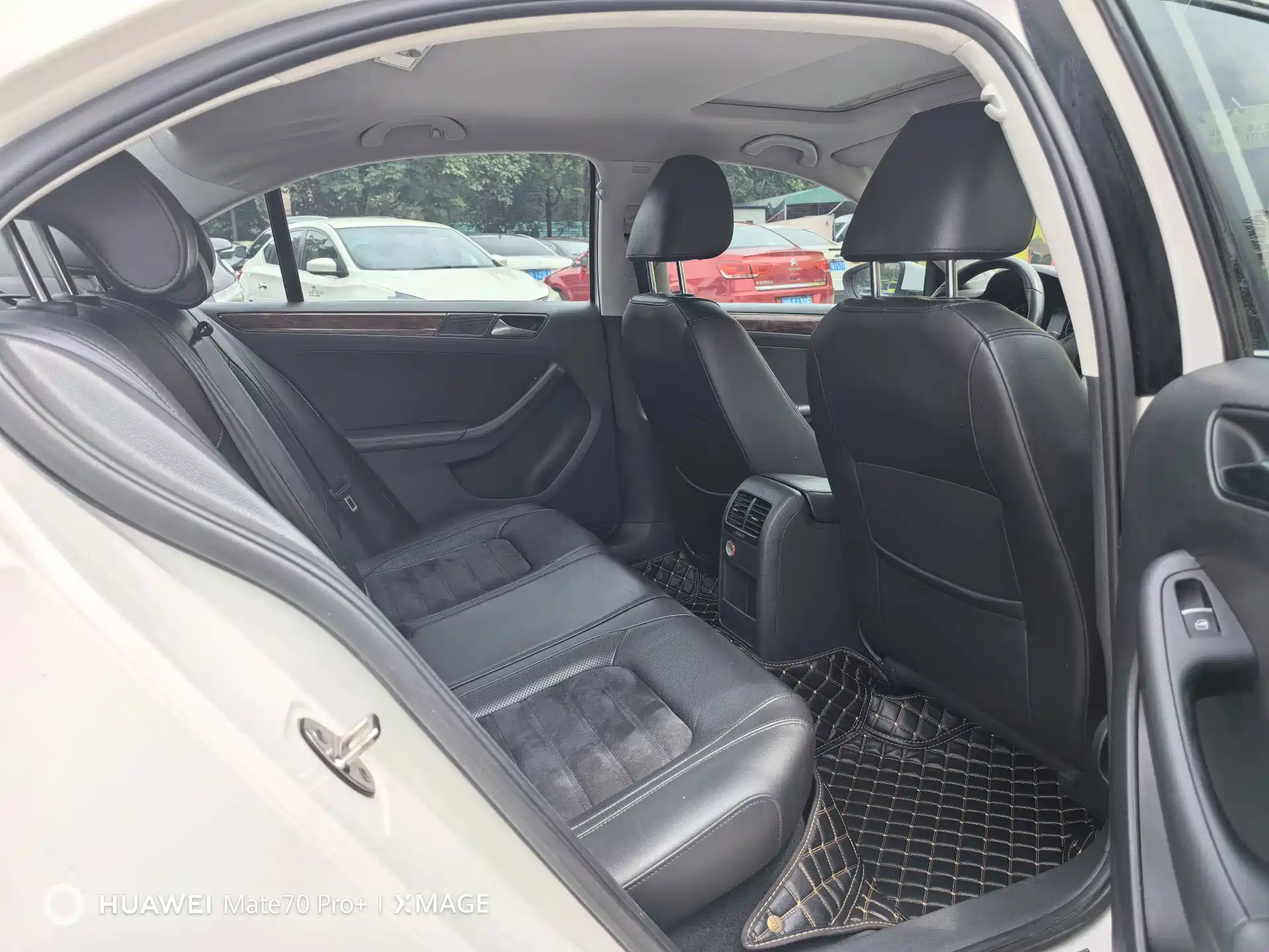 Photo 12 - Volkswagen Sagitar