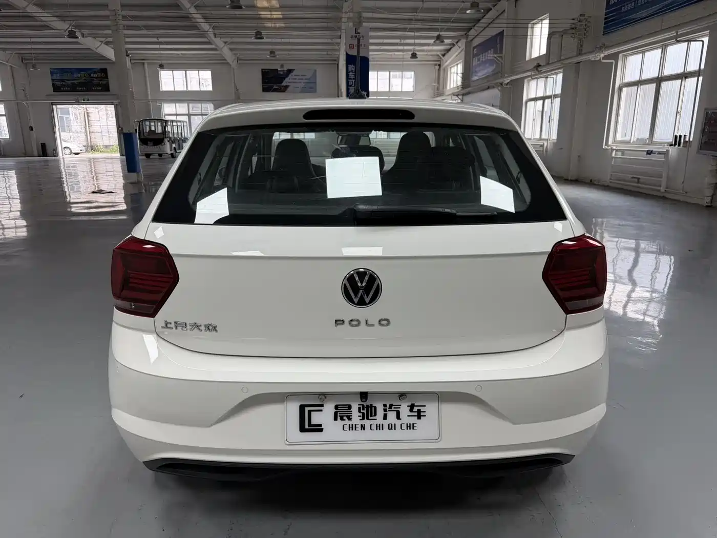 VOLKSWAGEN POLO