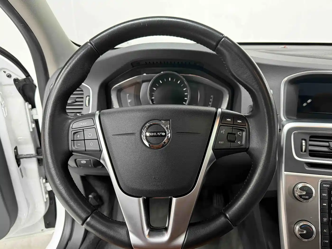 Фото 14 - Volvo S60