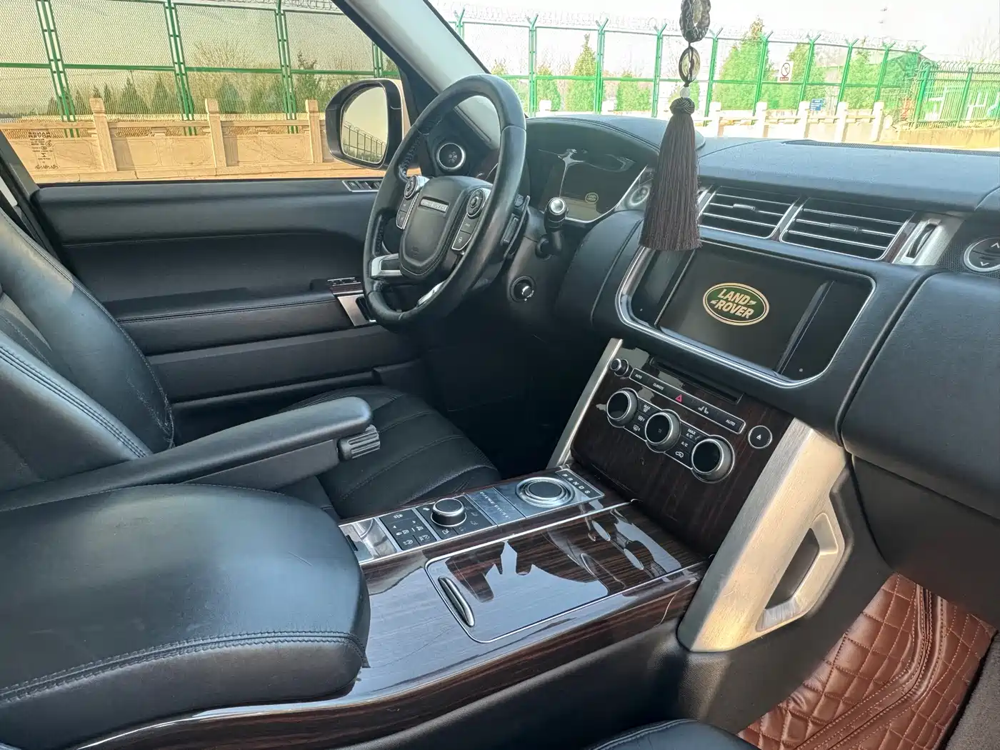 Фото 11 - Land Rover Range Rover
