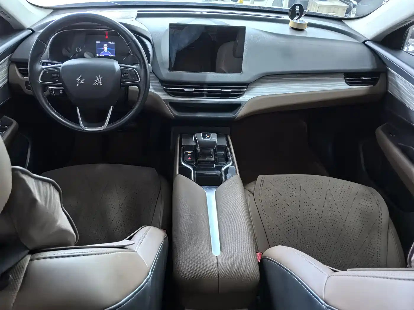 Hongqi E-QM5 2023 620km PLUS фото 8