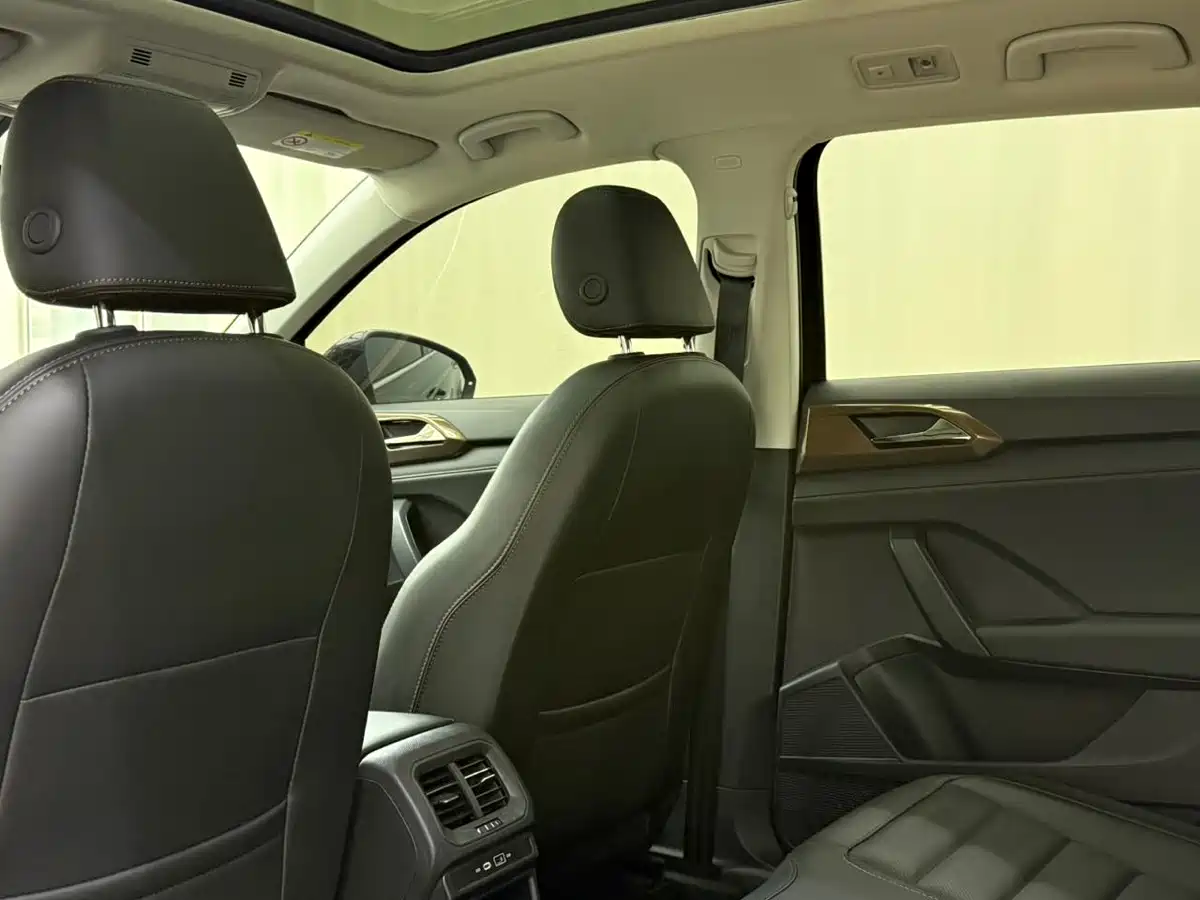 Volkswagen Tharu 2022 280TSI FWD Luxury Edition фото 8