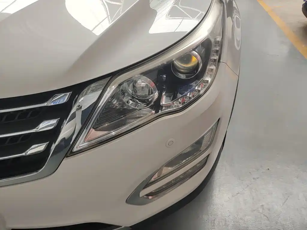 Baojun 560 2015 2015 1.8L Manual Luxury