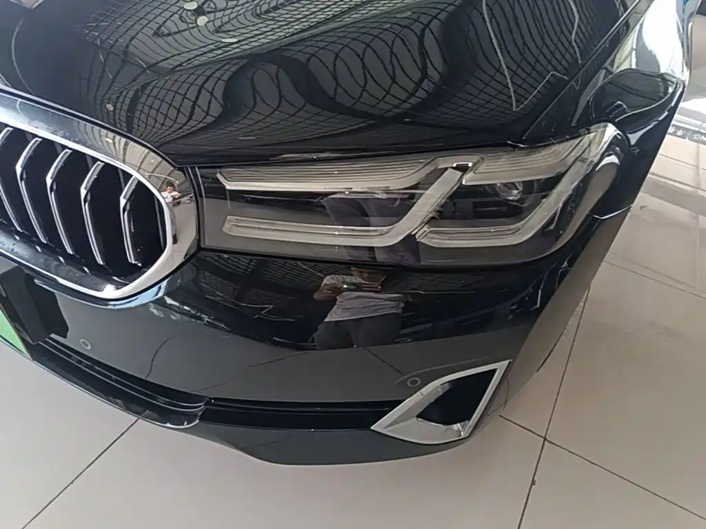 Фото 24 - BMW 5 Series
