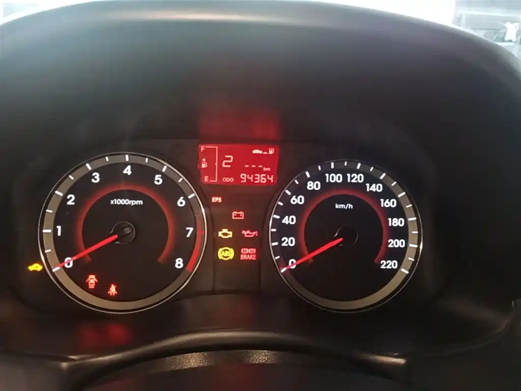 Hyundai Reina 2014 Model 1.6L Automatic TOP фото 12
