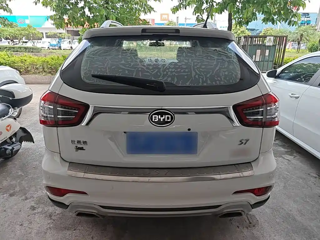 BYD S7 2017 2017 2.0T Automatic Luxury Model