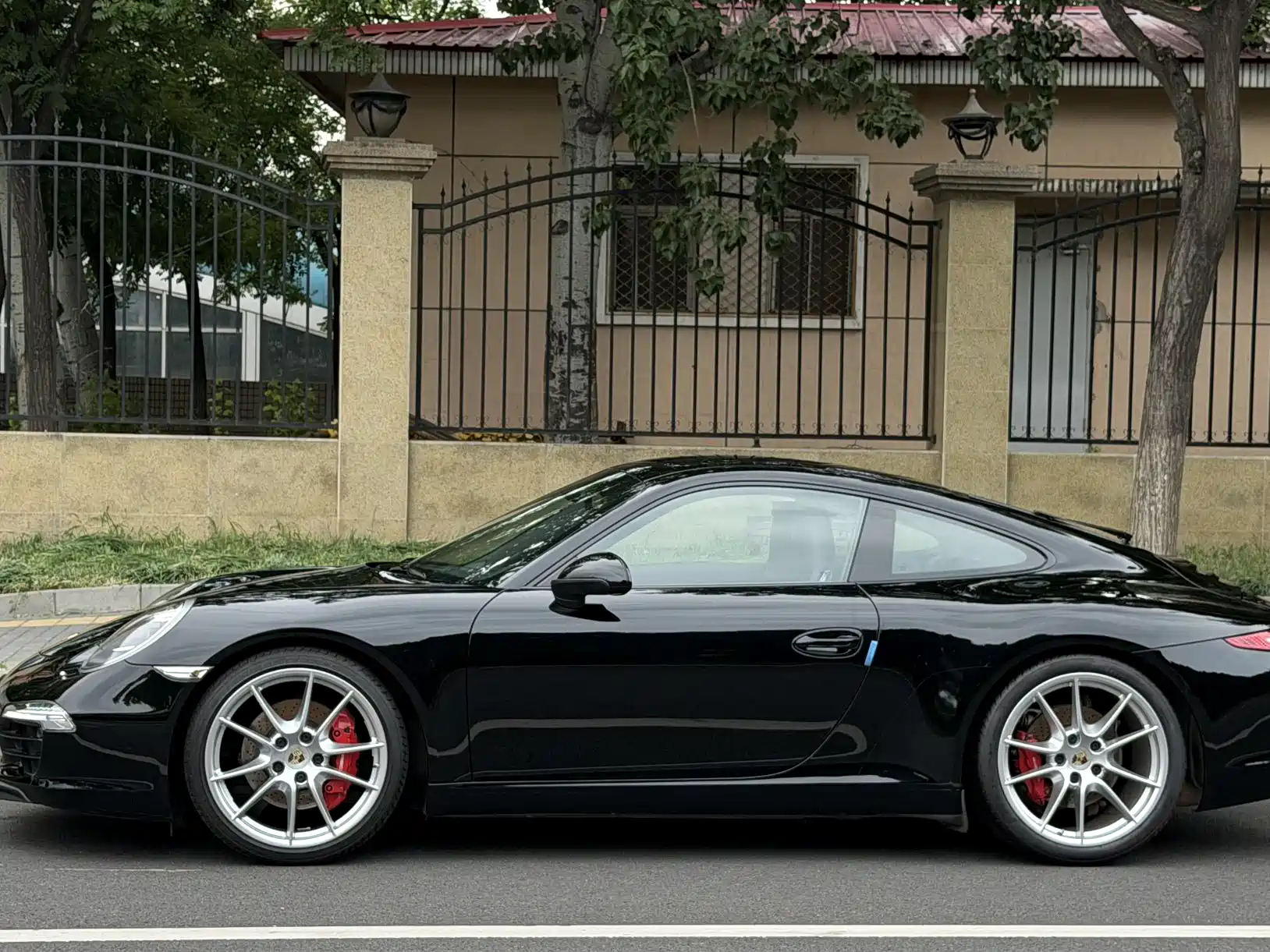 Фото 3 - Porsche 911