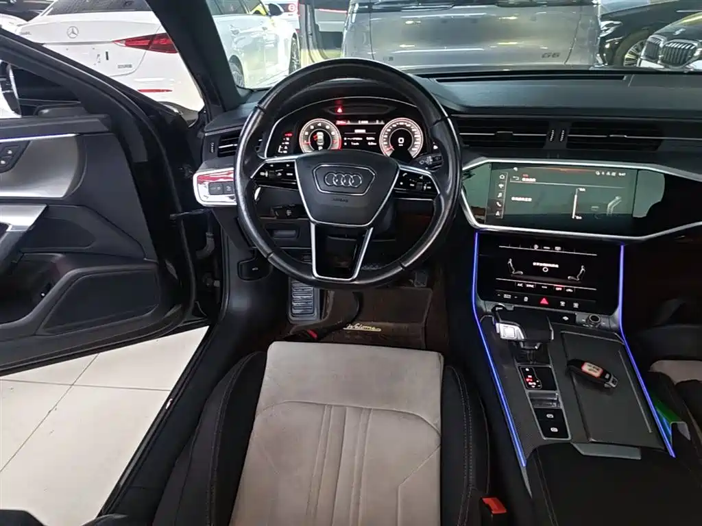 Audi A6L 2021 40 TFSI Luxury Sport фото 13