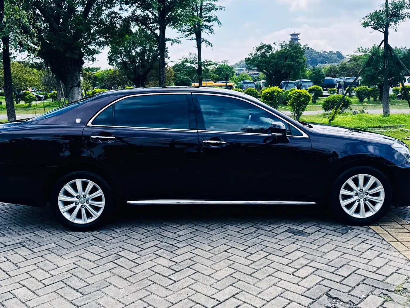 Toyota Crown 2012 2.5L Royal Leather Edition фото 22