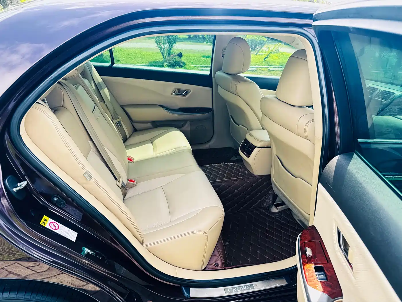 Toyota Crown 2012 2.5L Royal Leather Edition фото 11