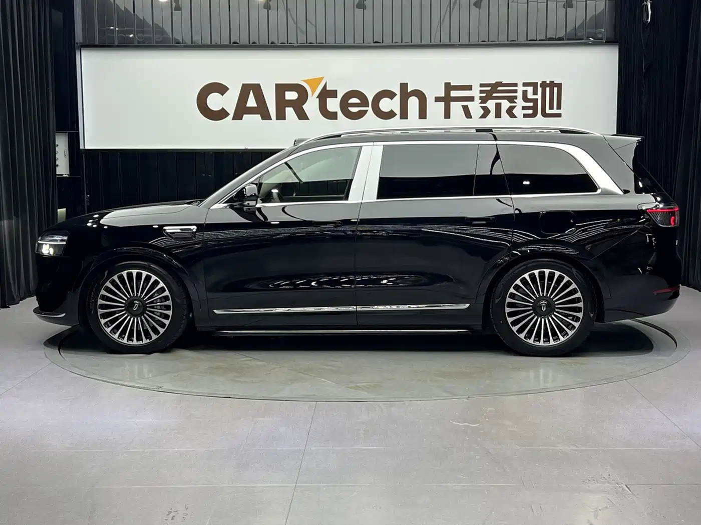 AITO Wenjie AITO M9 2025 Extended Range Ultra 52kWh 6-Seater фото 4