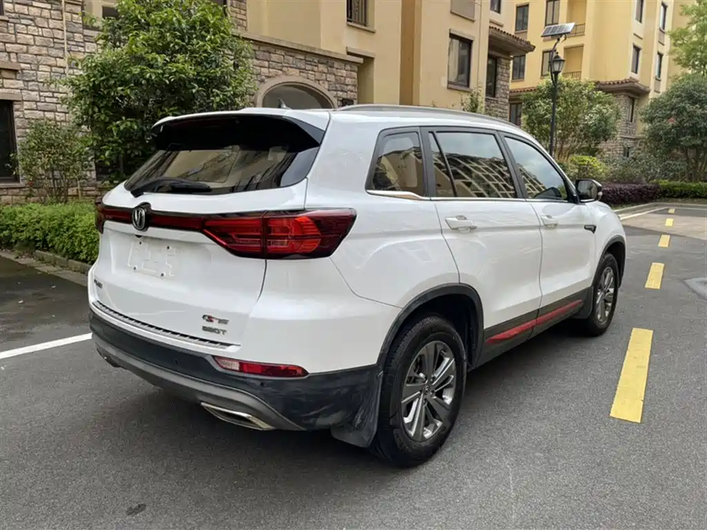 Photo 13 - Changan CS75