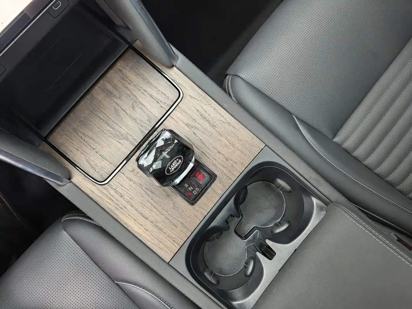 Land Rover Discovery Sport 2024 Performance Technology Edition фото 13