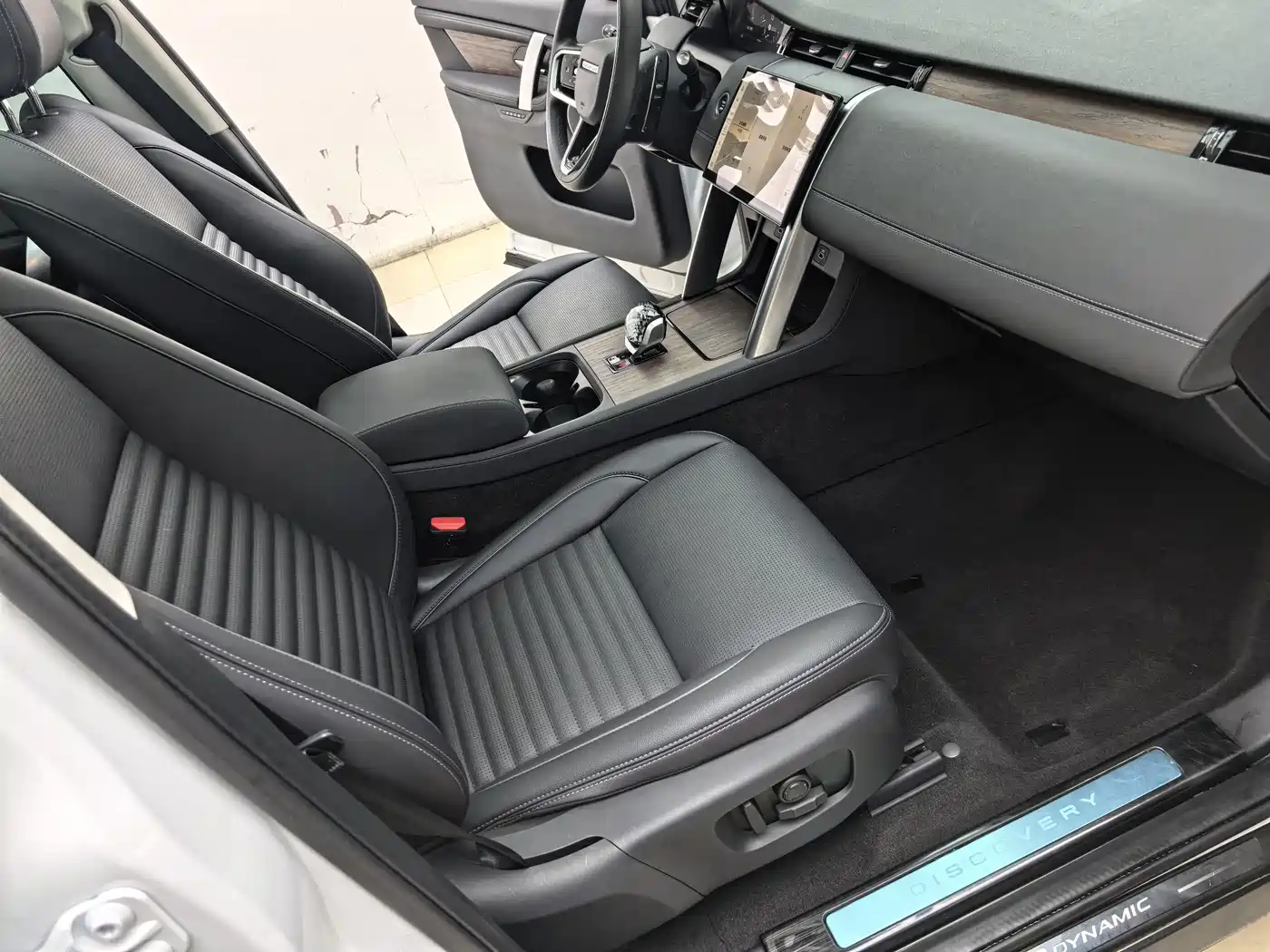 Land Rover Discovery Sport 2024 Performance Technology Edition фото 15