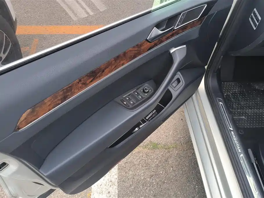 Volkswagen Magotan 2017 380TSI DSG Premium фото 7