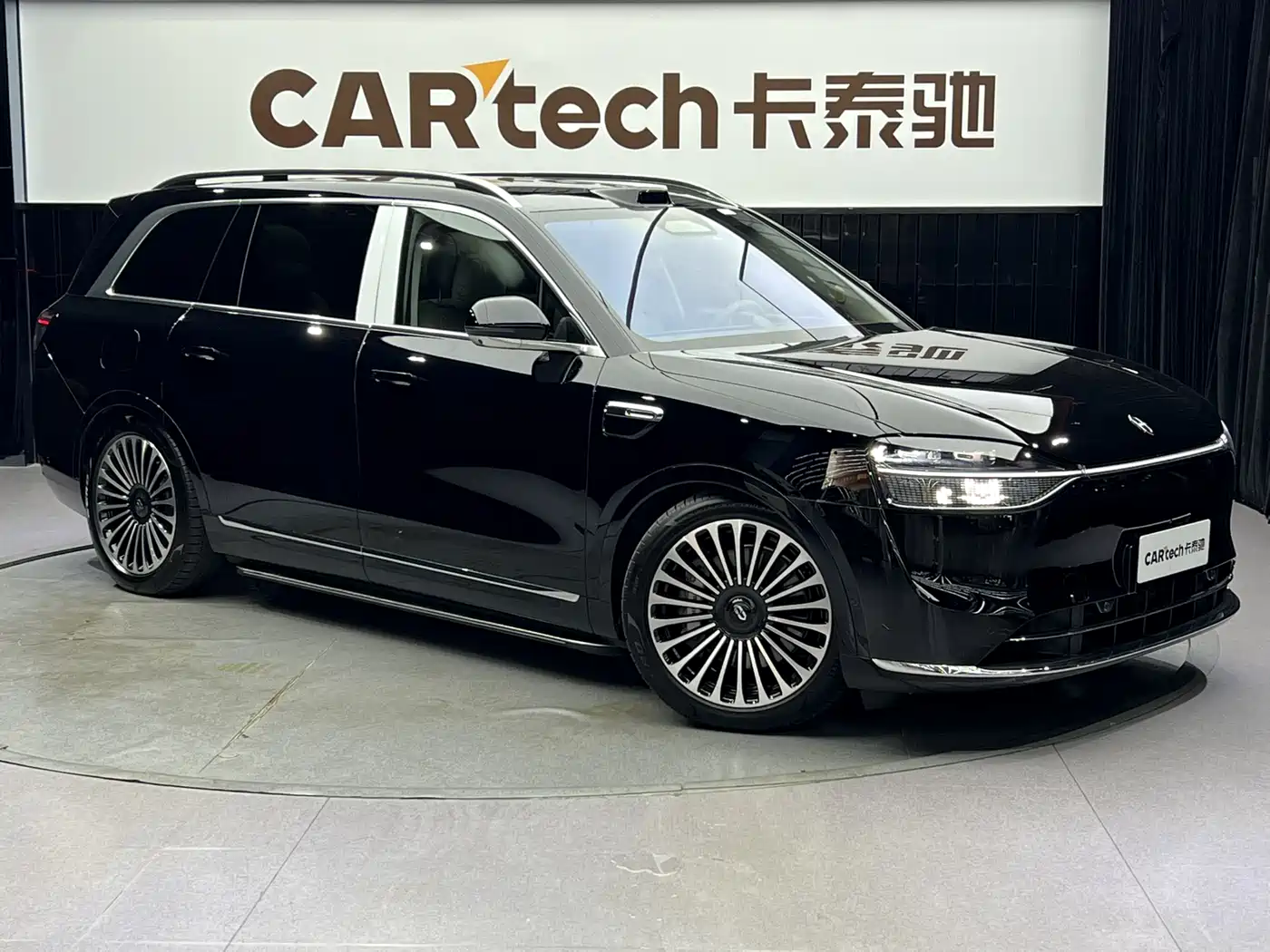 AITO Wenjie AITO M9 2025 Extended Range Ultra 52kWh 6-Seater фото 2