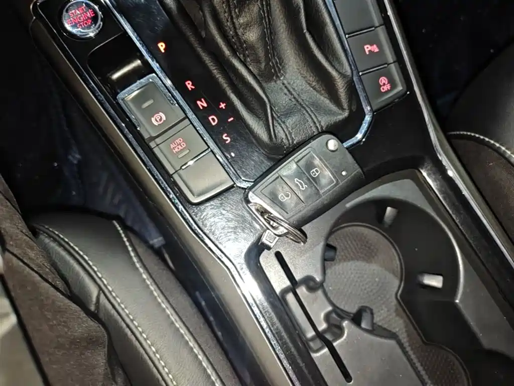 Volkswagen Passat 2017 280TSI DSG Prestige фото 9