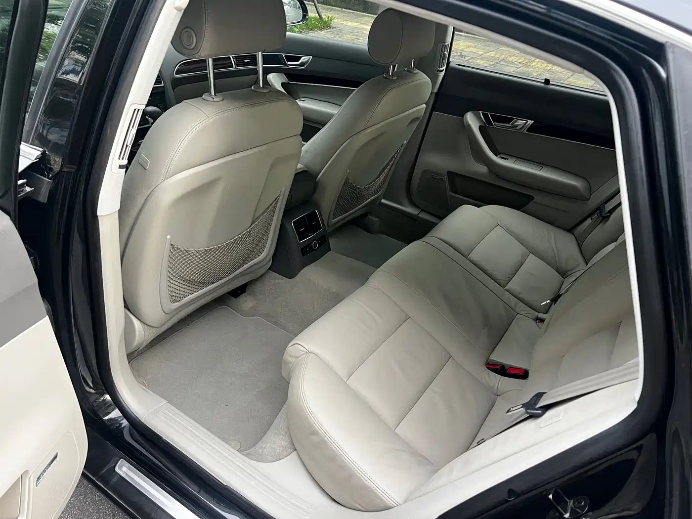 Фото 13 - Audi A6L