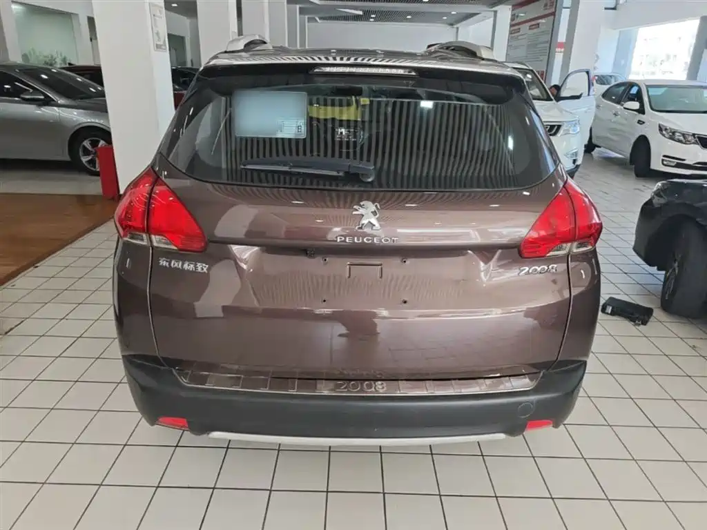Peugeot 2008 2014 1.6L Automatic Trend Edition фото 6