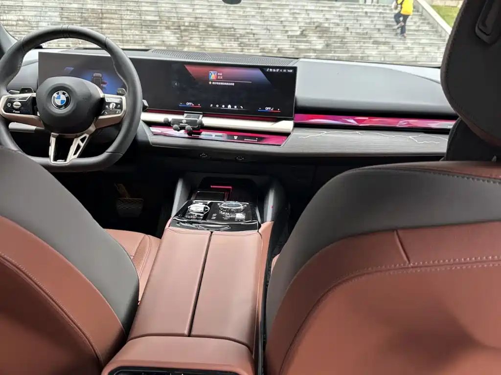 Photo 9 - BMW 5 Series