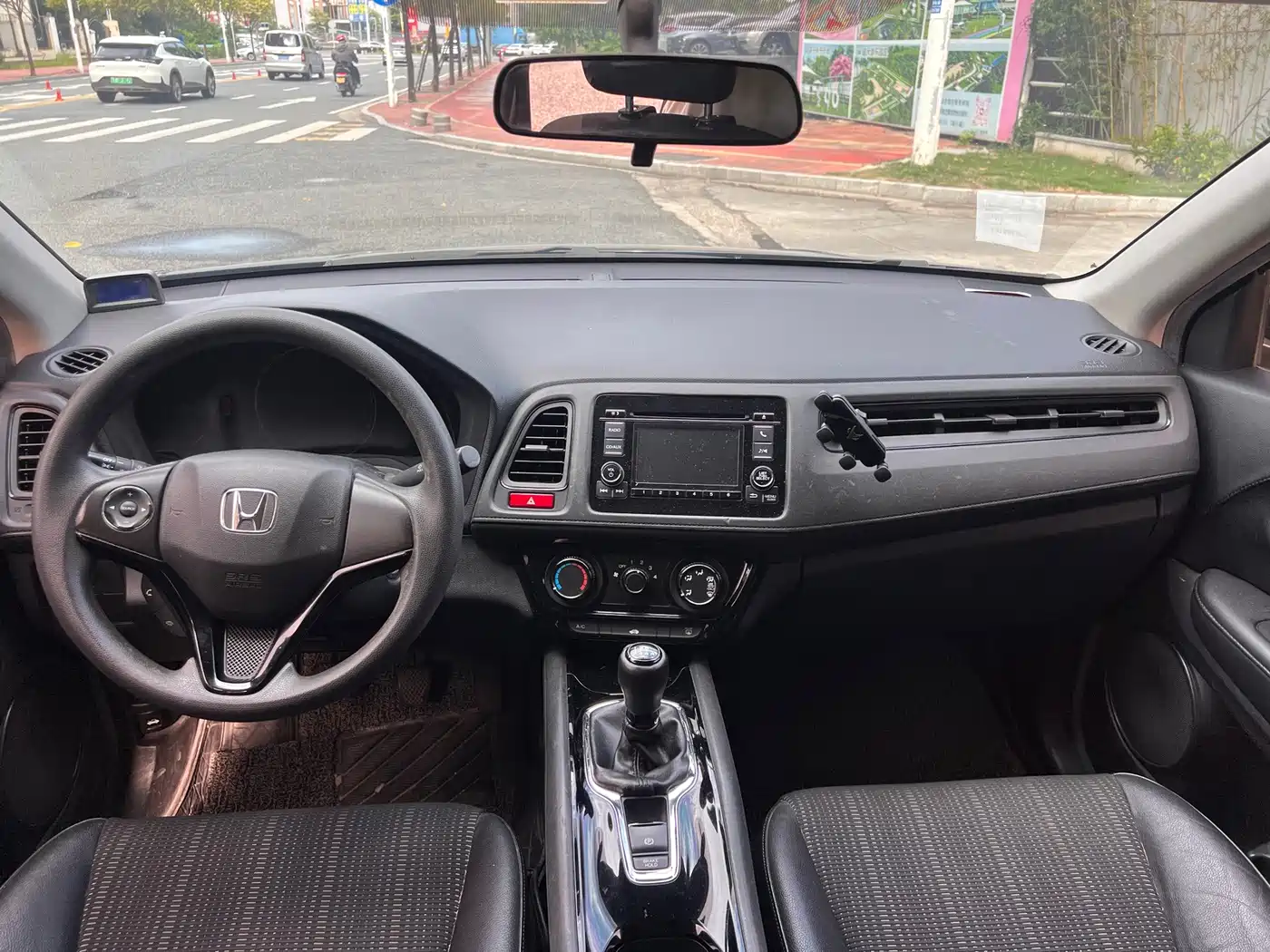 Фото 9 - Honda Vezel