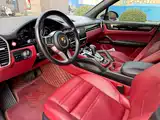 Photo 4 - Porsche Cayenne New Energy