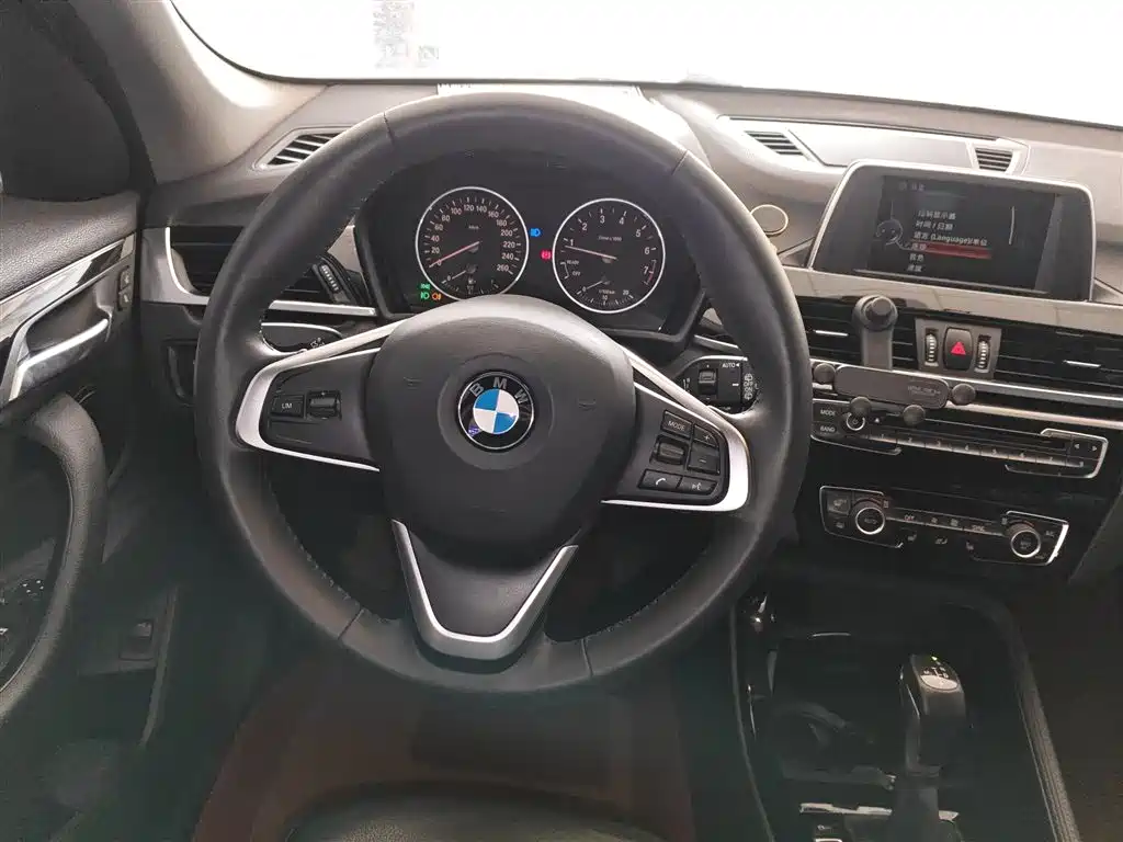 BMW X1 2016 sDrive20Li Luxury Model фото 11