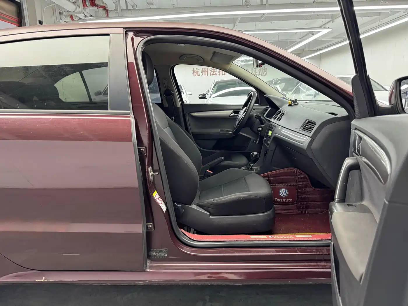 Volkswagen Lavida 2013 Facelift Classic 1.6L Automatic Trend фото 6