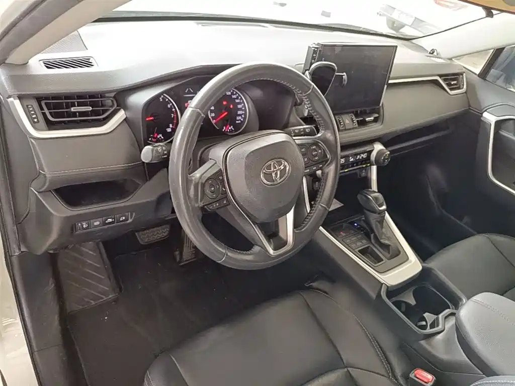 Toyota Wildlander 2021 2.0L CVT 4WD Luxury Edition фото 10