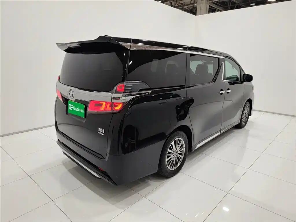 Toyota Vellfire 2021 Crown Hybrid 2.5L HV Premium Edition фото 7