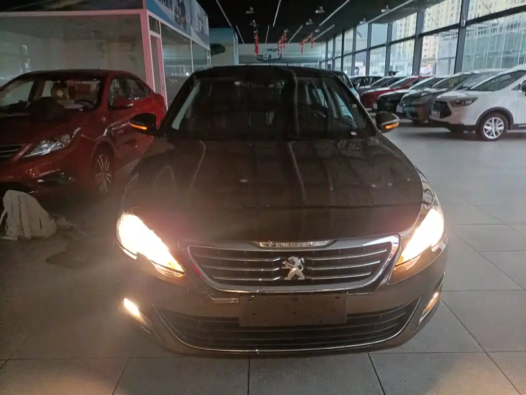 Peugeot 408 2015 Model 1.2T Automatic Luxury Edition фото 3