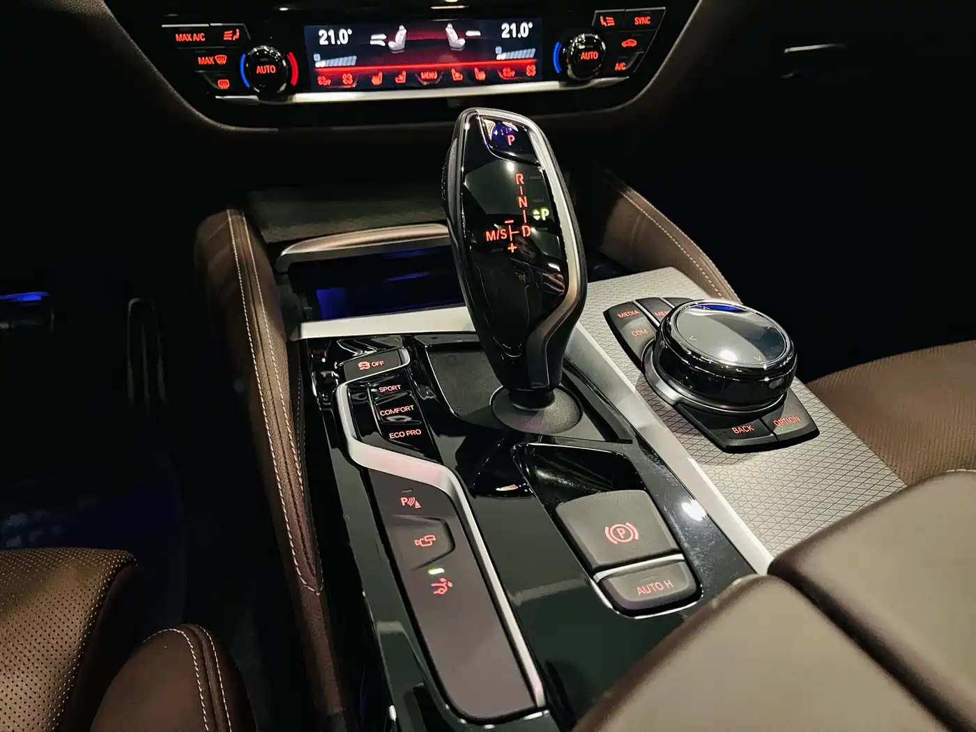 BMW 6 Series GT 2018 640i xDrive M Sport Package фото 8